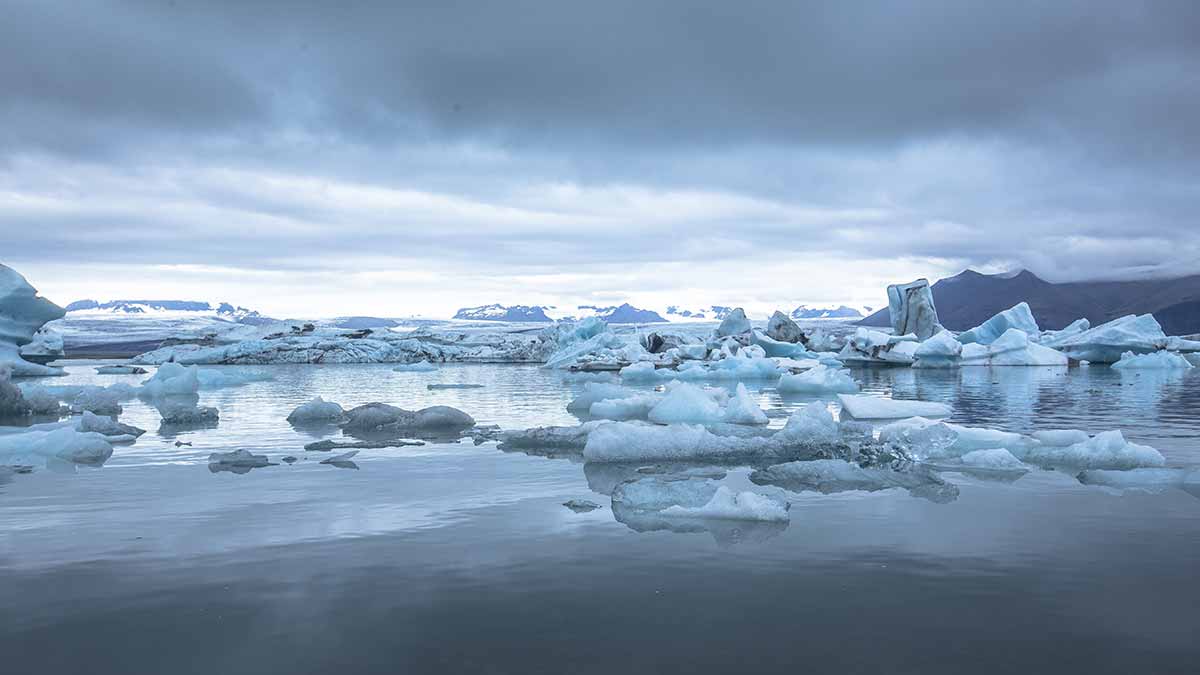 Antarktika buzulları eriyor